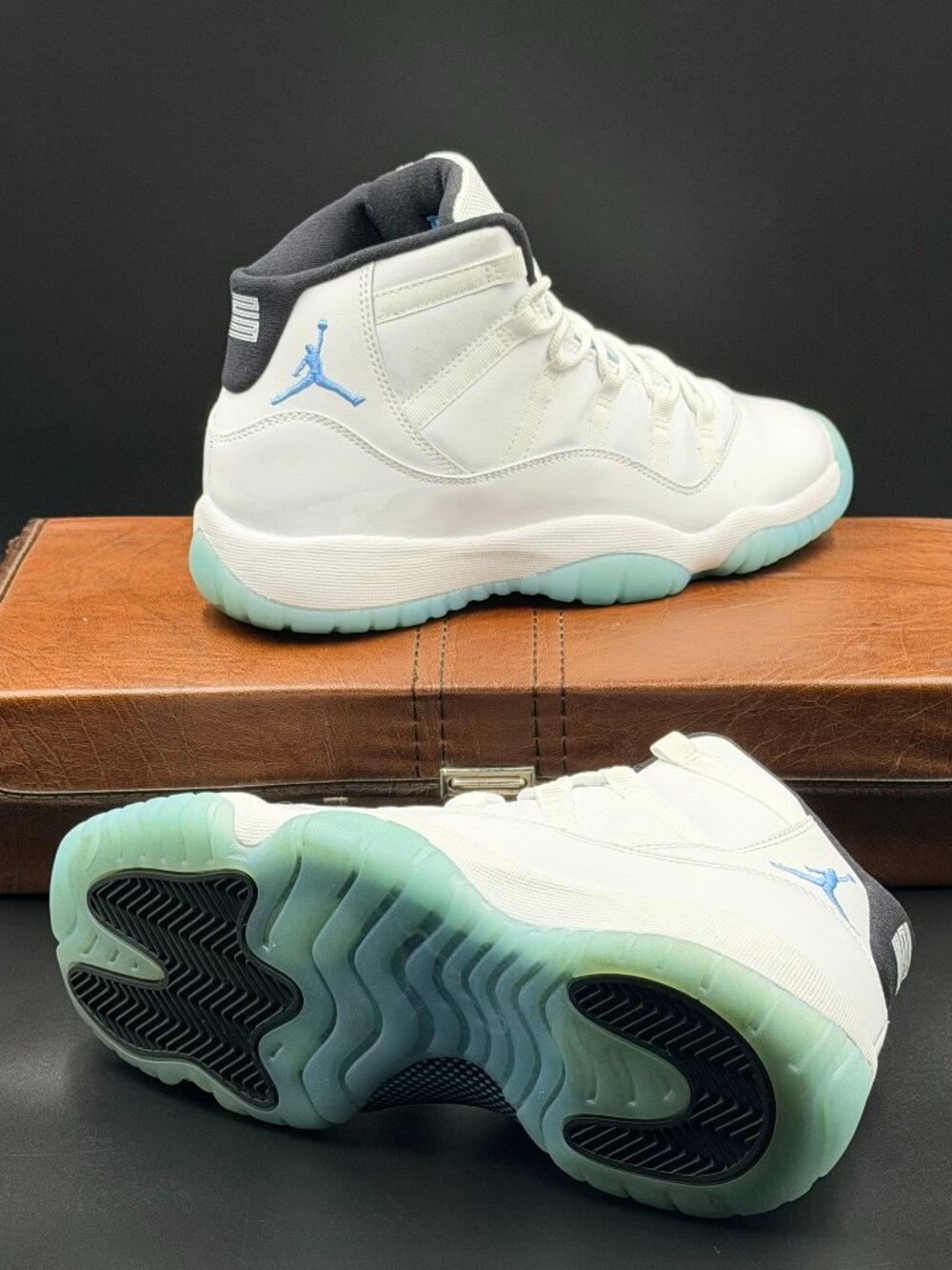 Air Jordan 11 BG 'Legend Blue'